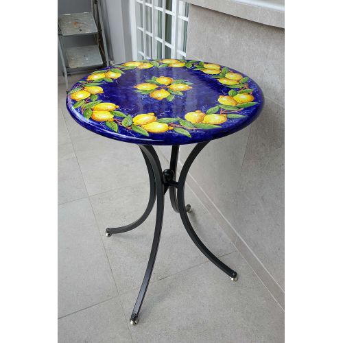 Table en pierre de lave émaillée. Citrons sur bleu. Peinte à la main. Céramique de Vietri.