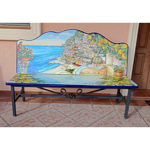 Banc en pierre de lave céramisée. Céramique Vietri peinte à la main.