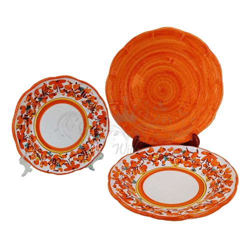 Piatti linea fiorellini Primavera Big Mama in ceramica vietrese. Dipinti a mano