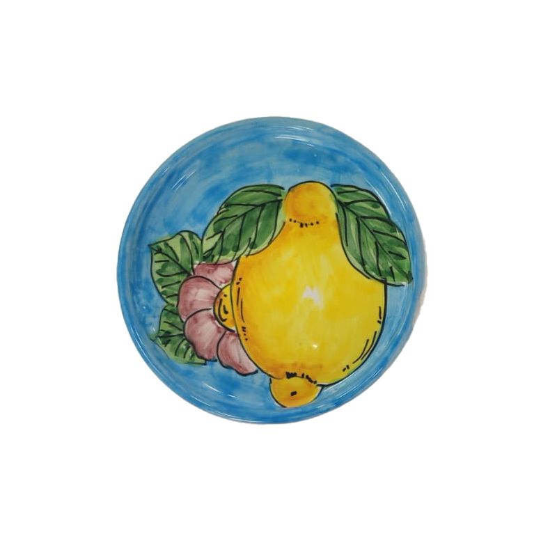 Debajo de un vaso y/o debajo de una botella....