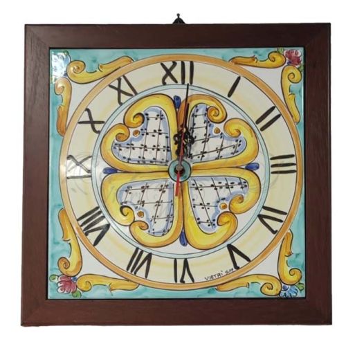 Wanduhr. Auf Fliese. Holzrahmen. Vietri-Keramik. Handbemalt.