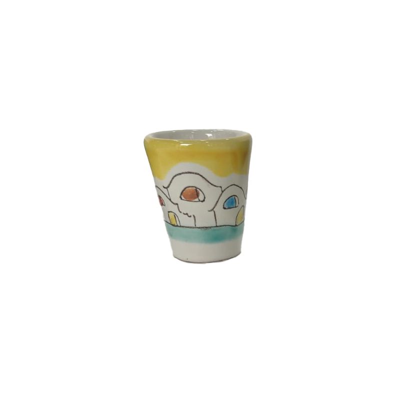 Glas. Schnapsglas. Limoncello. Häuserlinie....