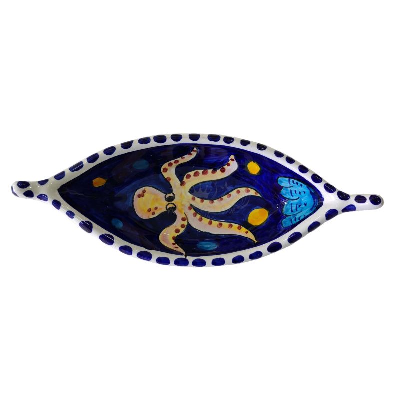 Assiette en forme de bateau. ligne de pêche....