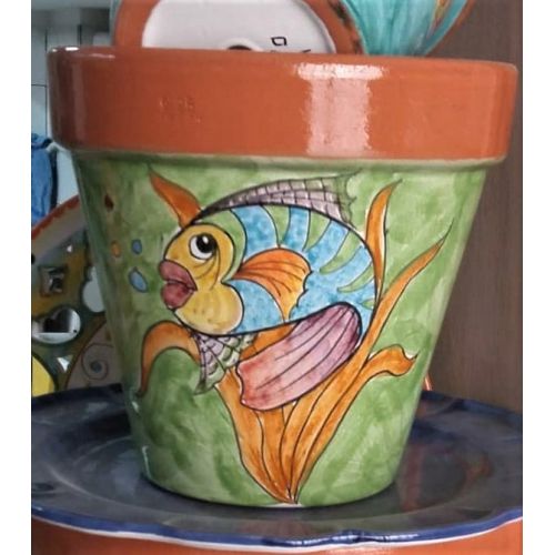 Jarrón cónico de fondo verde, sujeto de pescado. Cerámica Vietri pintada a mano.