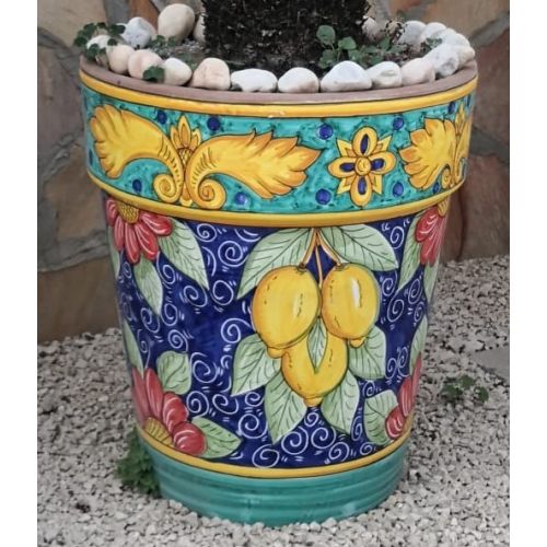 Vaso conico fondo Blu, soggetto limone. Ceramica di Vietri dipinto a mano.