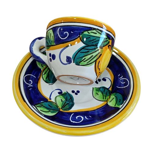 Tasse und Untertasse Zitronen Linie. Handbemalte...