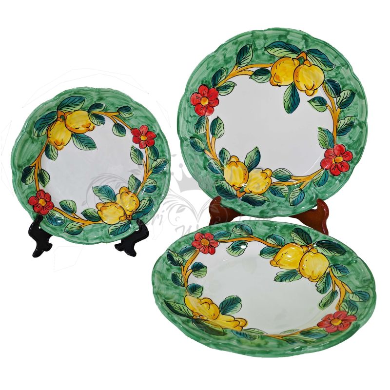 Assiettes, ligne "Fleurs et Citrons" en...