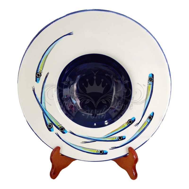 Tischset-Teller und Priesterhut-Teller. Linie...