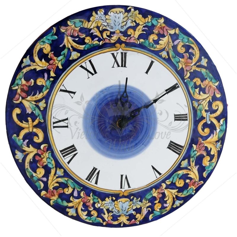 Reloj barroco de fondo azul. Cerámica Vietri pintada a mano.