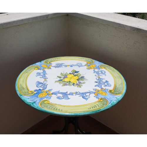 Table en pierre de lave émaillée. Baroque. Peinte à la main. Céramique de Vietri.