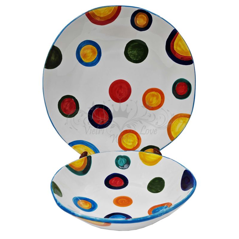 Assiette irrégulière à pois peints à la main....