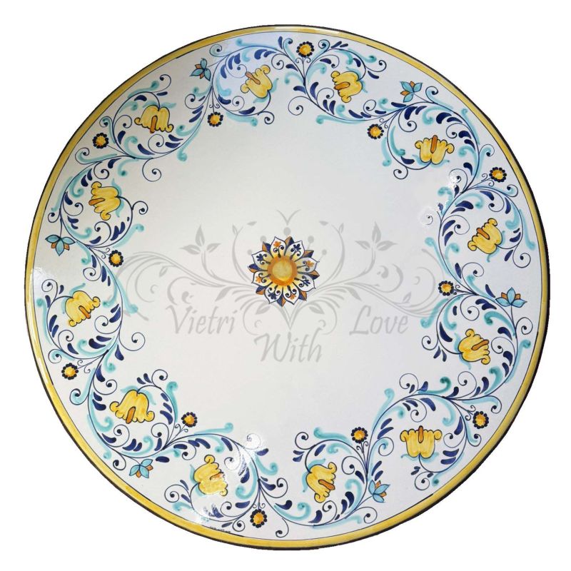 Table en pierre de lave émaillée. Baroques....