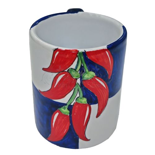 Tasse MUG. Serie Karos und Chilischoten. Vietri-Keramik. Handbemalt.