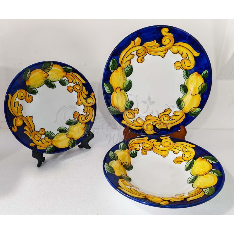 Assiette. Ligne Baroque et Citrons. Céramique...