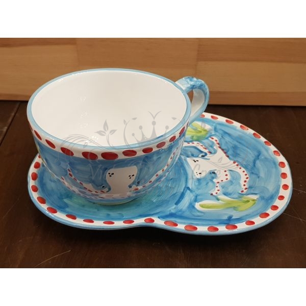 Tazza da latte con piatto portabiscotti, linea animaletti Polipo fondo  azzurro. Ceramica di Vietri dipinta a mano.
