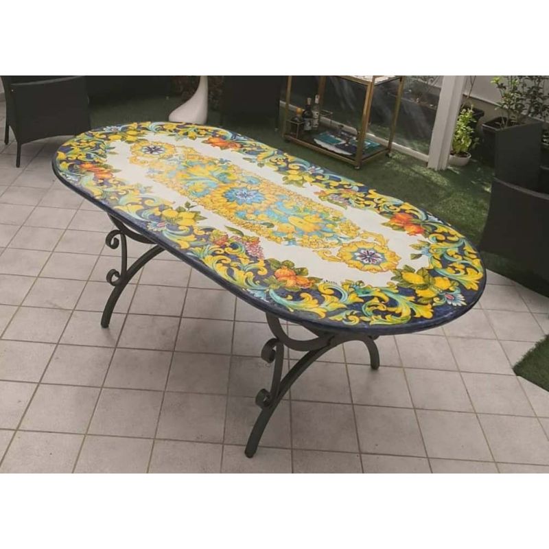 Table en pierre de lave céramisée. Lauria peint...