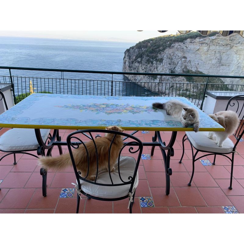 Table en pierre de lave céramisée....