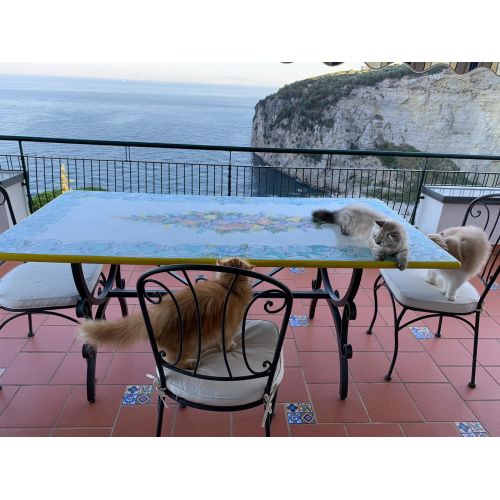 Tavolo in pietra lavica ceramizzata. Massalubbrense. dipinto a mano. Ceramica di Vietri