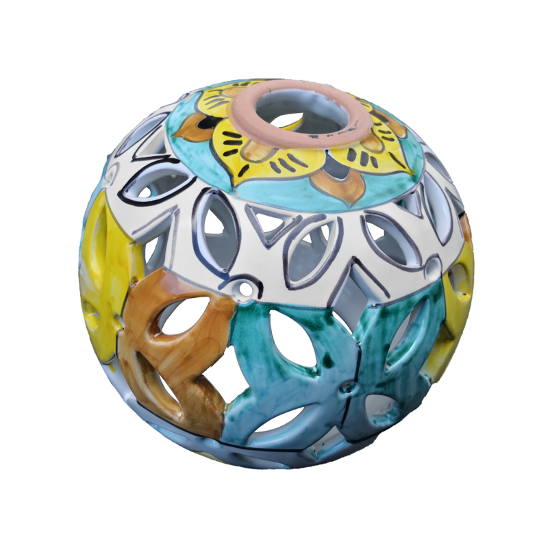 Lampadario sferico traforato. Ceramica di Vietri dipinta a  mano.