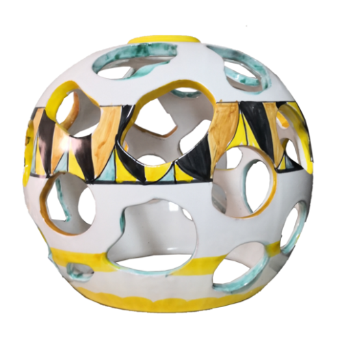 Lampadario sferico traforato. Ceramica di Vietri dipinta a  mano.