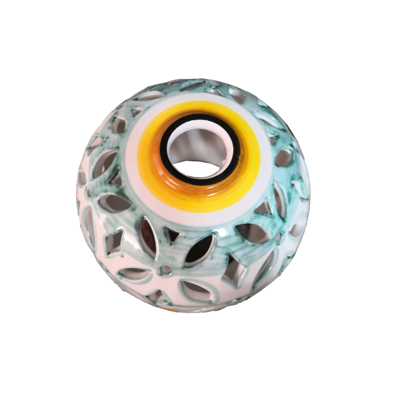 Lampadario sferico fondo ramina traforato. Ceramica di Vietri dipinta a  mano.