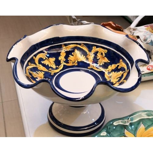 Alzata linea Barocco bordo Blu- Centrotavola in Ceramica di Vietri dipinta a mano.