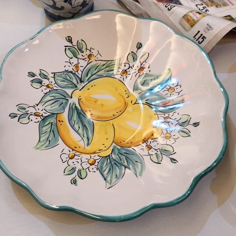 Centrotavola piatto margherita decoro limoni. Ceramica di Vietri dipinta a mano.