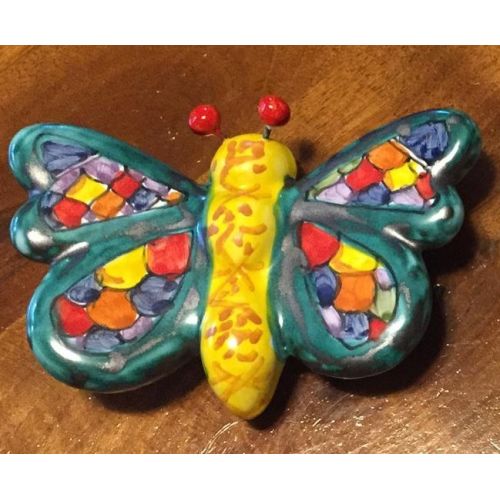 Farfalla colorata in Ceramica di vietri dipinta a mano....
