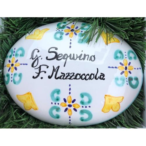 Fondo blanco de placa ovalada personalizable. Cerámica Vietri pintada a mano