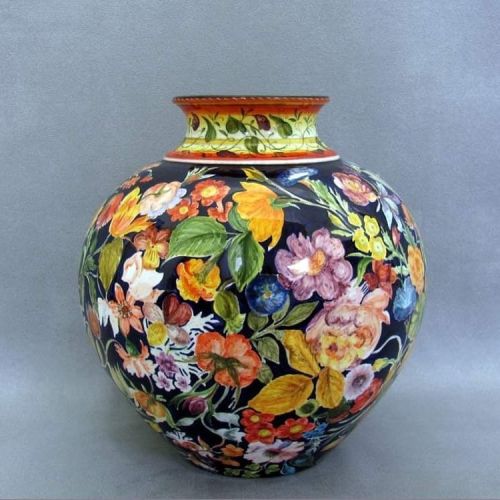 Vaso bombato bordo liscio decoro floreale. Ceramica di Vietri dipinta a mano.
