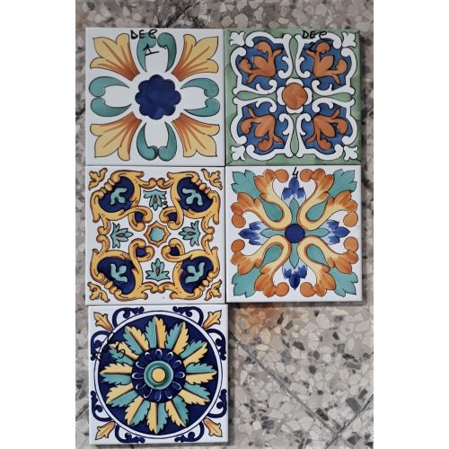 Azulejos - azulejos cuadrados en ceramica vietrese pintados a mano.