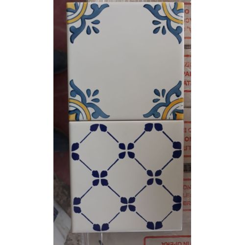 Mattonelle - piastrelle quadrate in ceramica vietrese dipinta a mano.