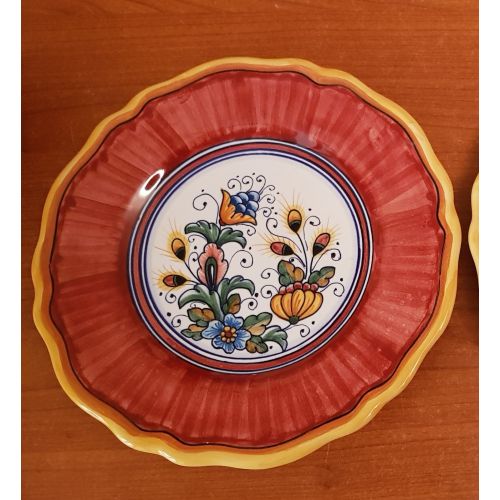 Piatto linea top decoro fiori centro pennellato bordo rosso. Ceramica di vietri. Fondi, piani, frutta/dolce o sottopiatto