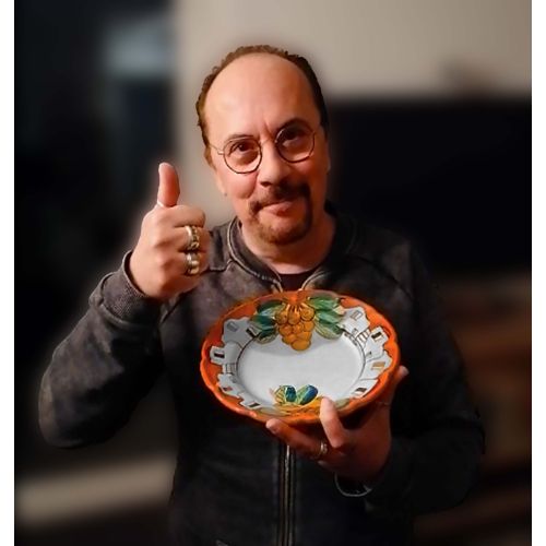 Teller mit Häusern & Zitronen. Vietri-Keramik....