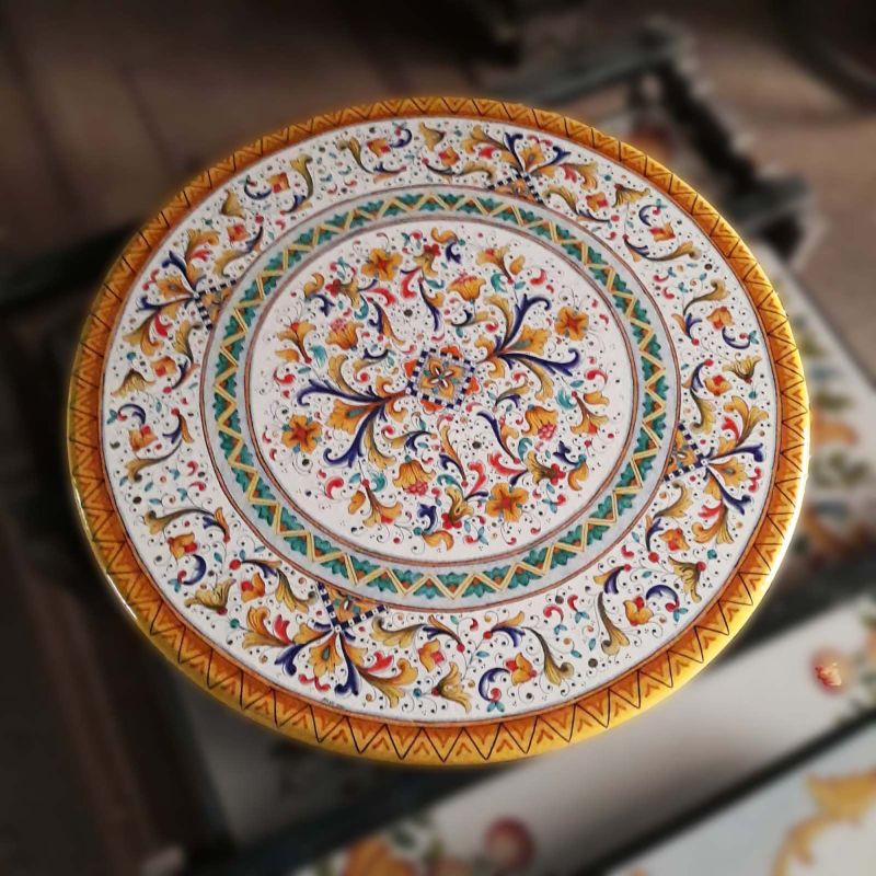 Mesa de piedra de lava ceramicizada. Rafaelesco pintado a mano. Cerámica Vietri