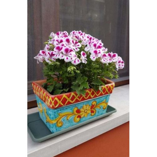 Jardinera rectangular. Fondo verde con barroco amarillo. Cerámica de Vietri. Pintada a mano.