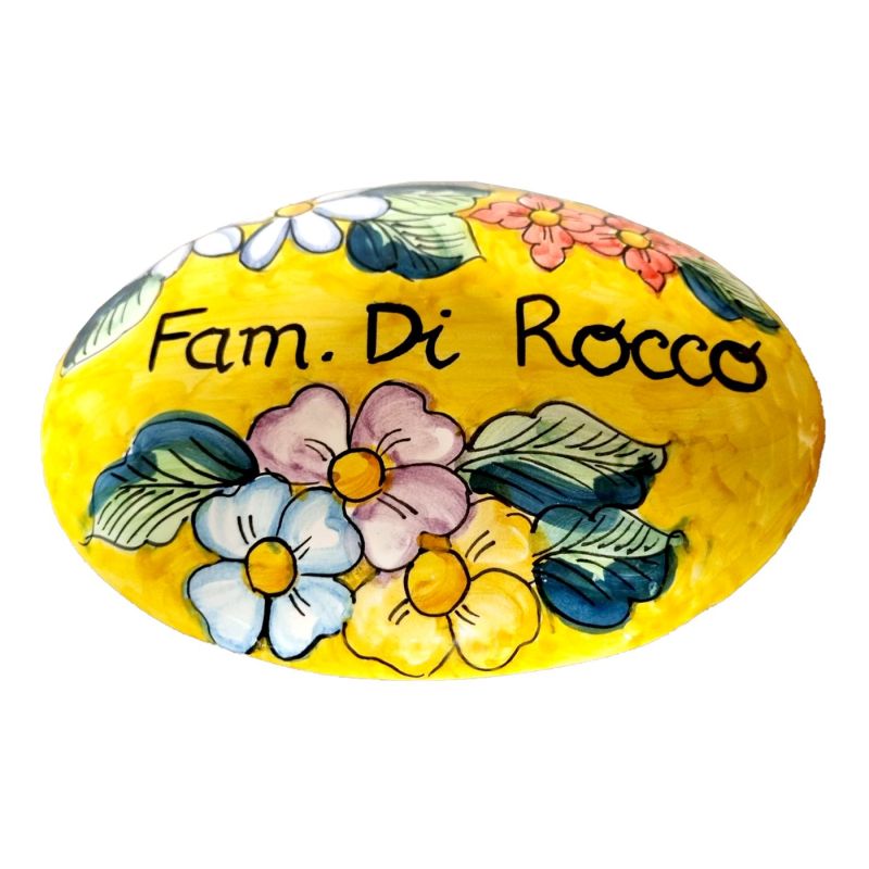 Placa ovalada personalizable de fondo amarillo decoración flores. Cerámica Vietri pintada a mano