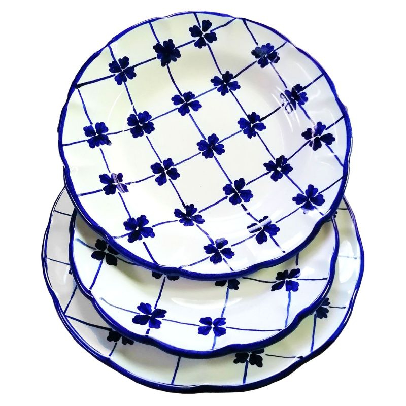 Assiette. Ligne Fleurs. Céramique de Vietri....