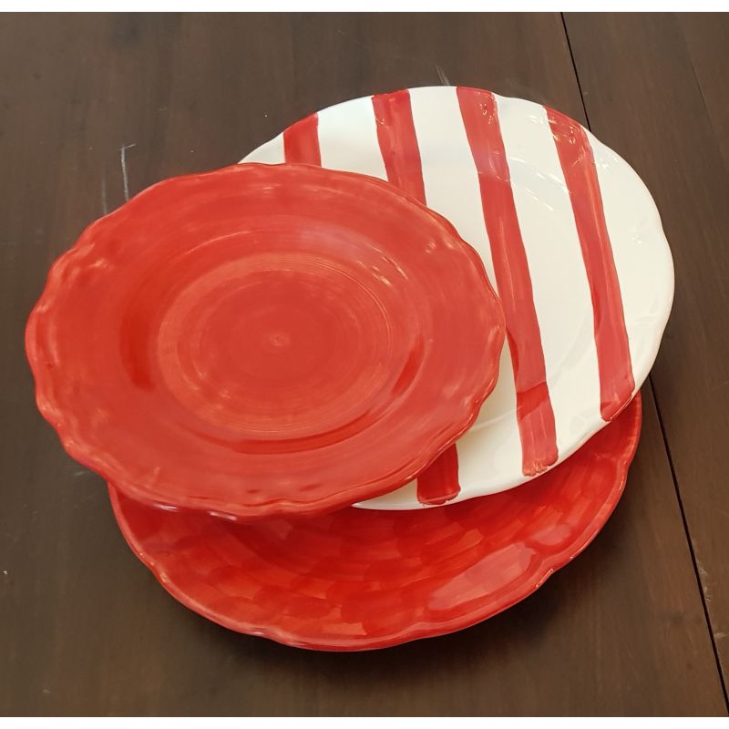 Ensemble de trois assiettes à fond rayé brossé et rouge Assiette plate assiette creuse et assiette à dessert Céramique Vietri