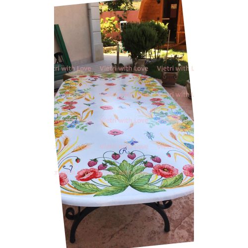 Keramisierter Lavasteintisch. Blumen und Erdbeeren. Handbemalt. Vietri-Keramik.