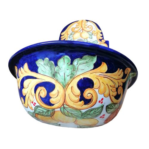 Fontana da giardino. Linea Frutta. Ceramica vietrese, dipinta a mano. Eleganza artigianale per il tuo spazio outdoor.