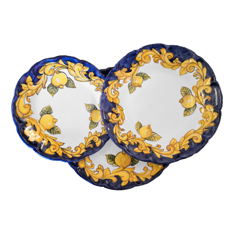 Assiettes de style baroque à bordure bleue. Céramique de Vietri : Service d'assiettes plates, creuses et à dessert.