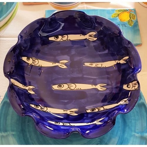 Coppa smerlata linea Sardine fondo Blu. Ceramica di Vietri - disponibili coppe, piani frutta/dessert o sottopiatti