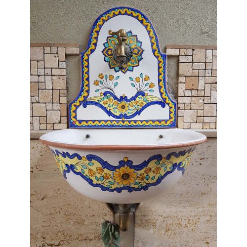 Fontana da giardino da muro con vasca. Decoro Ravello Ceramica di vietri