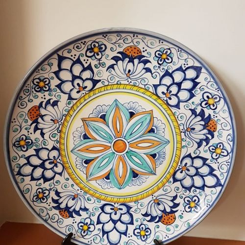 Assiette murale artistique. Céramique vietré. Peinte à la...