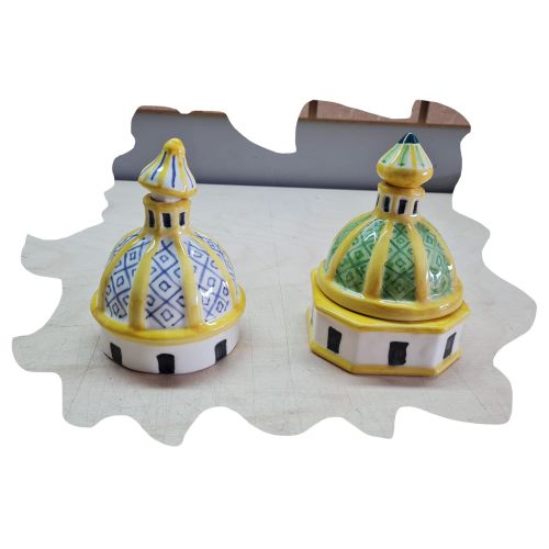 Cupola Basilica. Ceramica di vietri dipinta a mano.