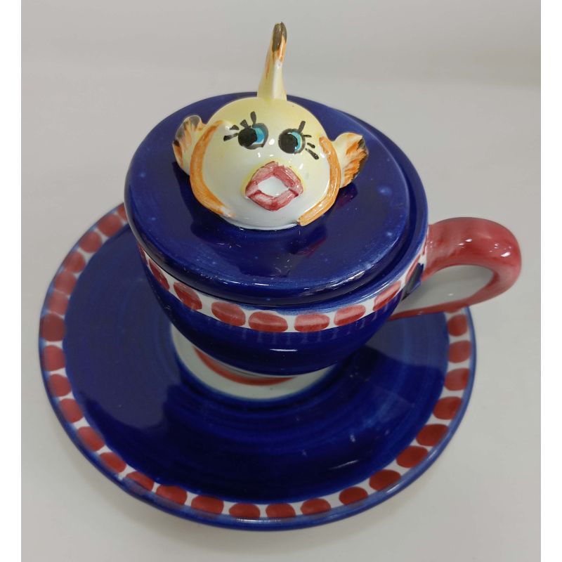 Taza de café con tapa grabada, platillo línea...