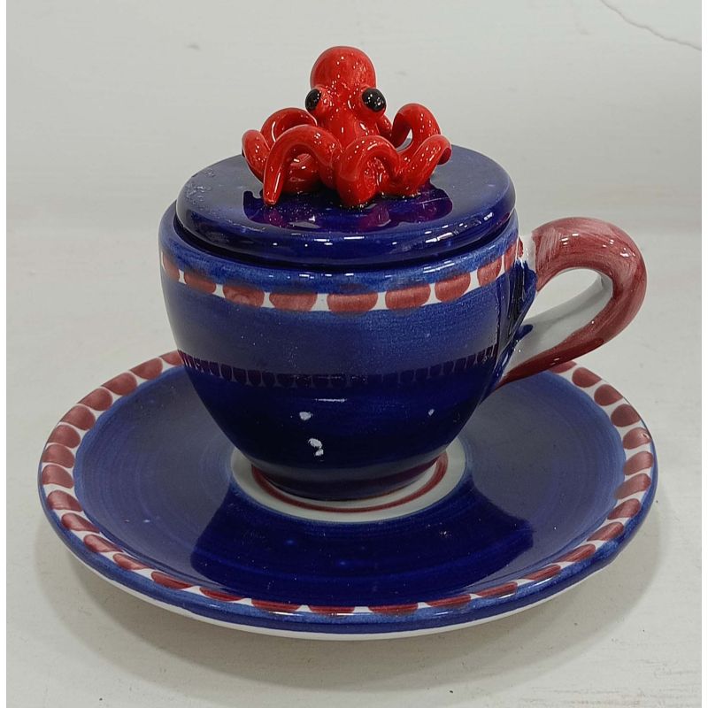 Coffee cup with embossed lid, saucer animal...