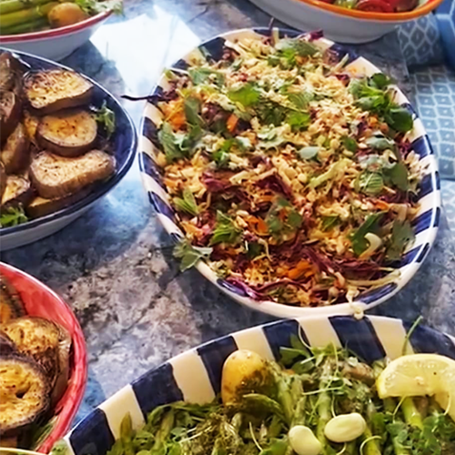 Plateaux et assiettes de service